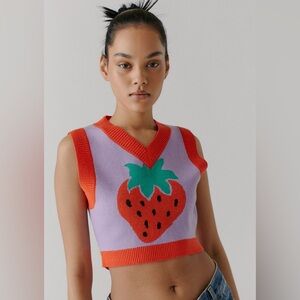 Urban Outfitters Strawberry Crop Sweater Size Small